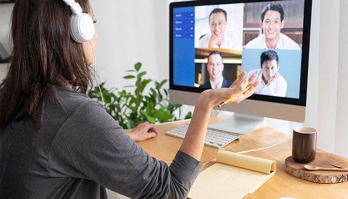 Mediile de lucru la distanta se vor mentine?