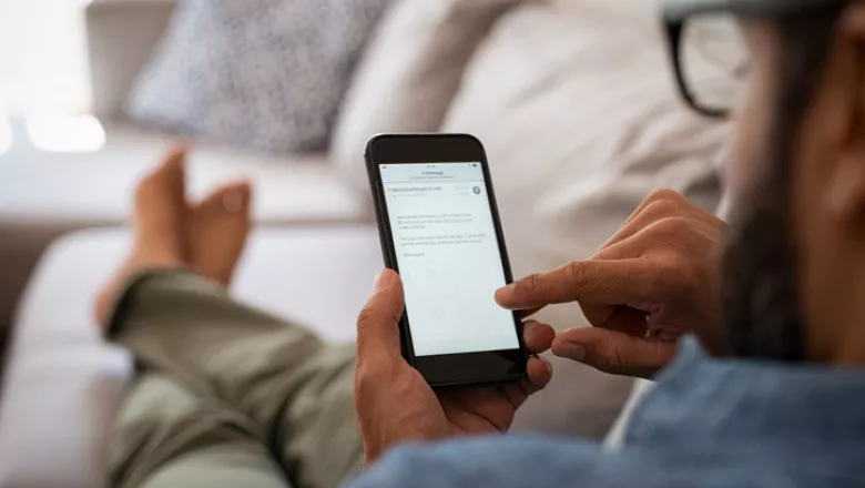 Retele sociale direct pe telefon – ce poti instala?