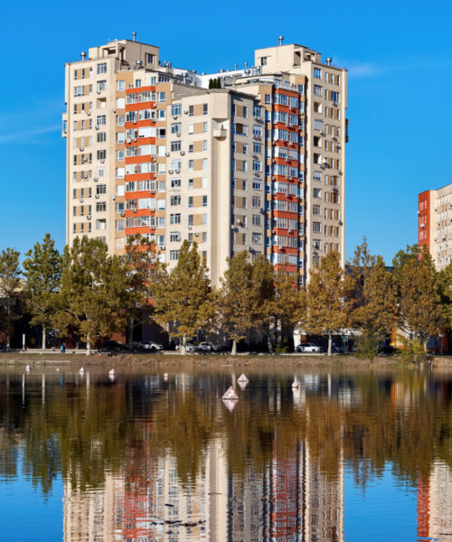 De ce sa cumparati un apartament langa un lac?