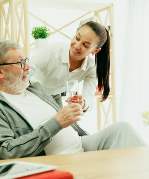 O introducere in universul caminului de batrani Acasa