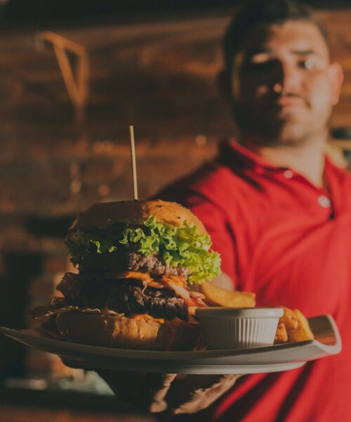 Ai un restaurant și vrei să oferi servicii de livrare la domiciliu? Iată ce trebuie să știi pentru a avea succes!