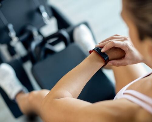 Cum să alegi cea mai potrivită brățară fitness pentru copilul tău