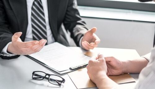 Cum să îți dezvolți abilitățile și cunoștințele în domeniul resurselor umane