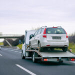 Există restricții privind tipul de vehicul care poate efectua o tractare