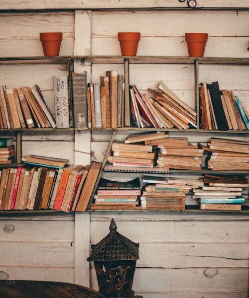 Top 10 cărți de dezvoltare personală pentru a-ți  îmbunătăți viața