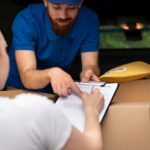 Cum poți trimite ușor colete din România în Anglia cu firmele de transport