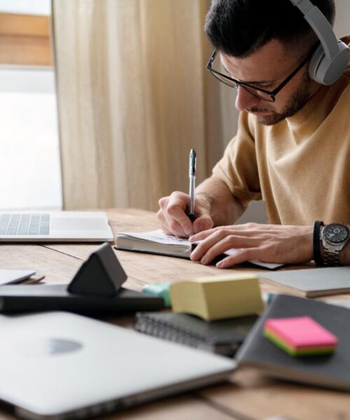 Cum să treci cu bine de sesiunea de examene? Sfaturi practice care te vor ajuta