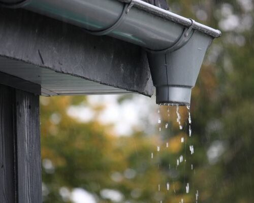 Sistemele pluviale: Alegerea corectă pentru protejarea casei tale