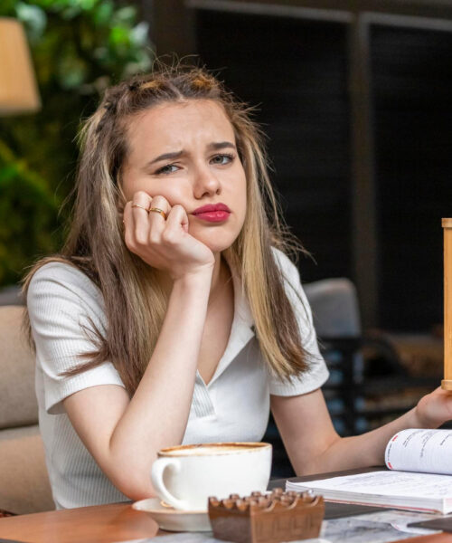 Explorarea Tehnicilor Nesanatoase de Gestionare a Stresului: Riscuri, Consecințe și Alternative Sănătoase