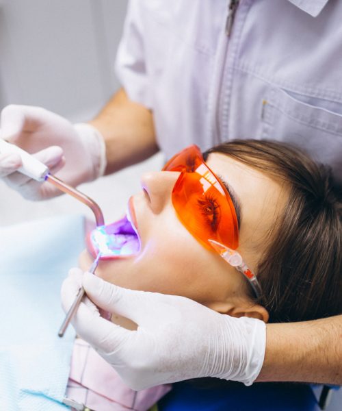 Tehnologii și metode de tratament utilizate în stomatologie care transformă vizitele la dentist într-o plăcere