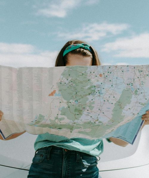 Cum este mai avantajos să călătorești în țară? Top 3 sfaturi pentru a economisi timp și bani