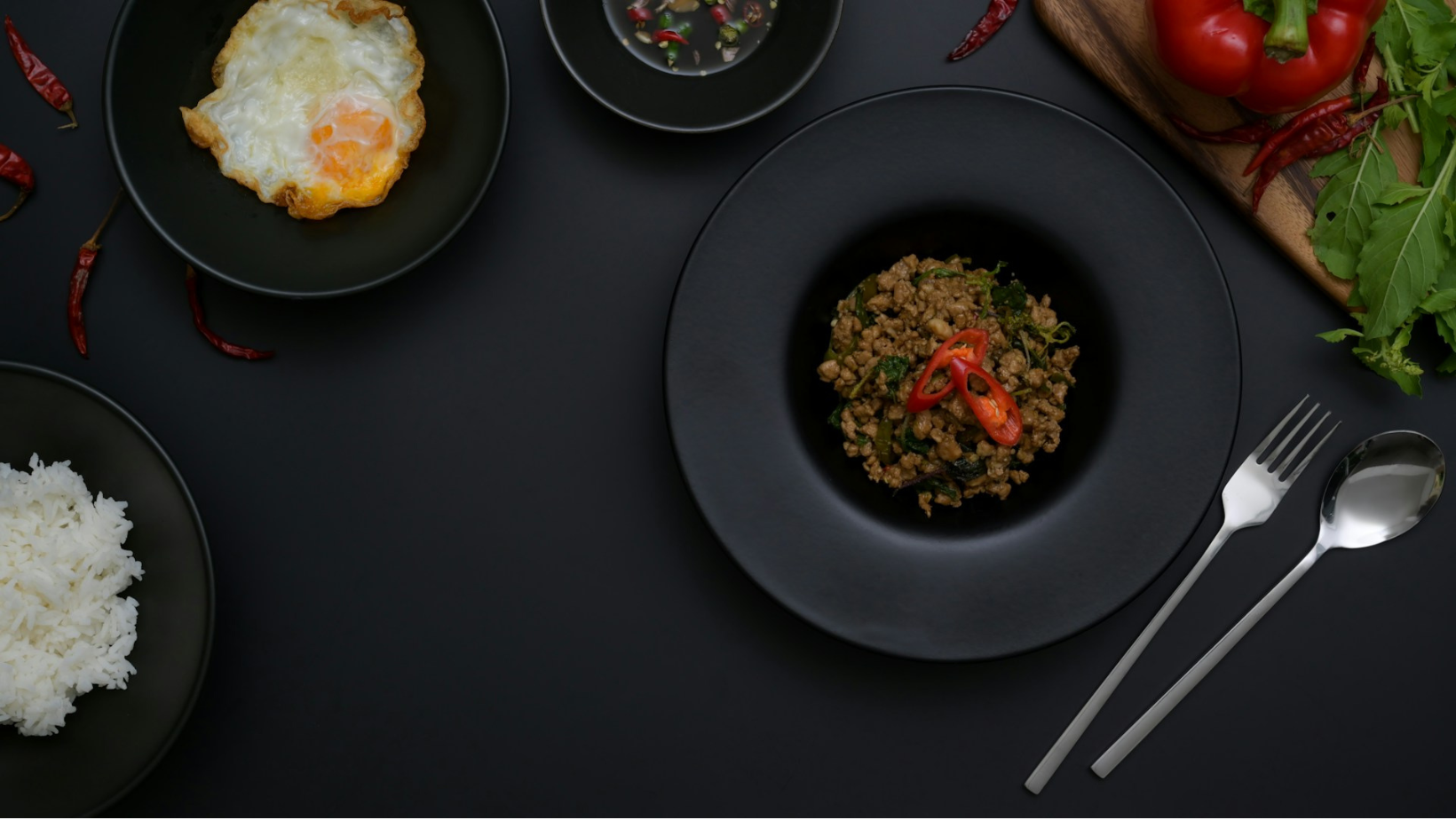 cum alegi farfurii negre set patrate mate rotunde piatra legenda casei