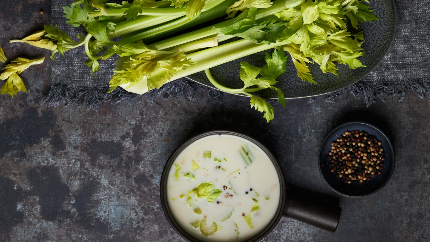 farfurii negre bucatarie seturi la bucata patrate cu auriu legenda casei