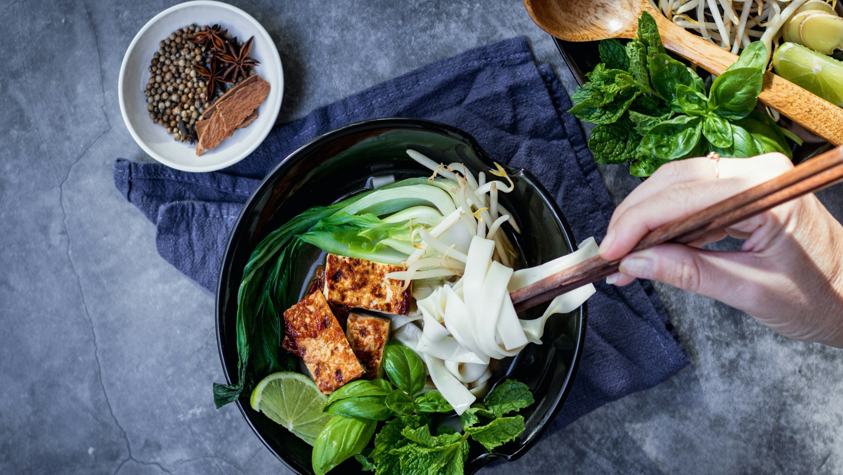 farfurii negre piatra portelan ceramica legenda casei