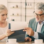 Cum sunt gestionate finanțele personale ale rezidenților într-un azil de bătrâni?