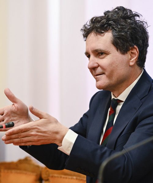 De ce Nicușor Dan este o voce a normalității în politica românească