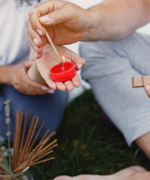 Ce diferențe sunt între bețișoarele tibetane și cele indiene?