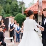 Merită să plătești avans pentru a-ți securiza formația de nuntă?