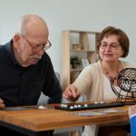 Cine răspunde medical pentru un vârstnic internat într-un cămin de bătrâni?