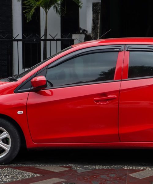 Avantajele unui hatchback rulat pentru naveta zilnică și parcările înguste din oraș