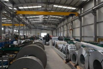 Luminatoare pentru panouri sandwich: ghid complet de alegere și montaj
