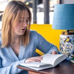 Cât cere un editor de cărți care lucrează cu autori self-published?